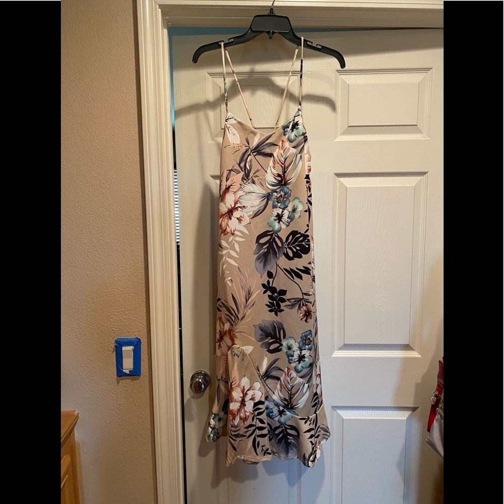 Plus size Taupe floral crisscross strap, Ruffle hem dress.